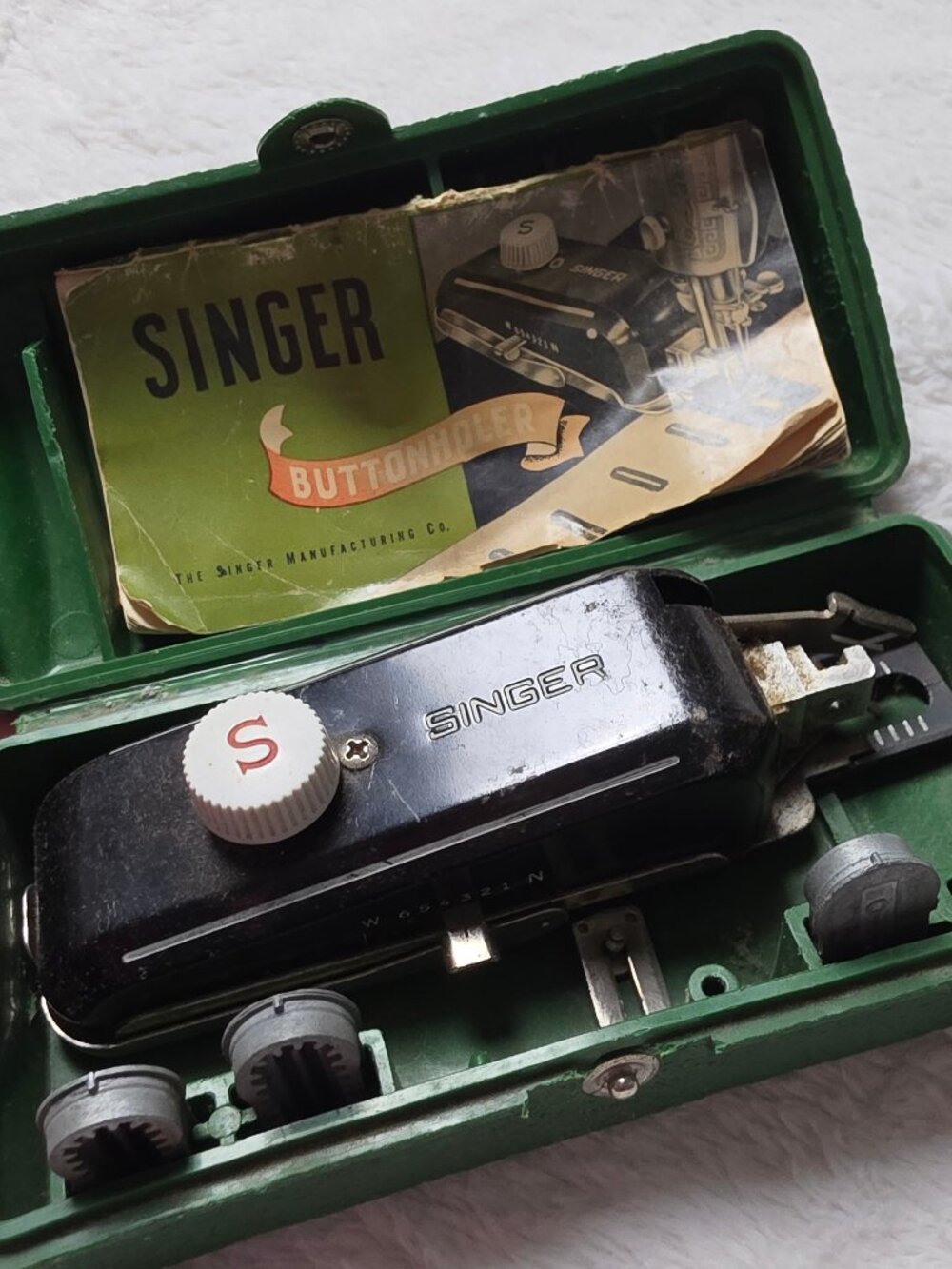 Vintage Singer Buttonholer 160506 Case Manual Accessories Sewing Machine
